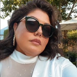 Meet your Posher, Veronica